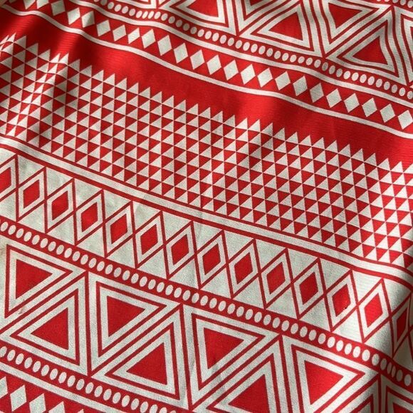 LOVE MARKS Geometric Pattern Blouse Size Small - Picture 2 of 5